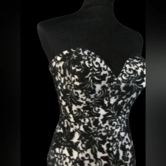 100% Authentic Allure Wedding Dress - Picture 4 of 13